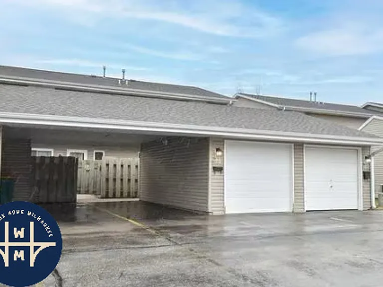 W163N11528 Windsor Ct #A — Photo 3