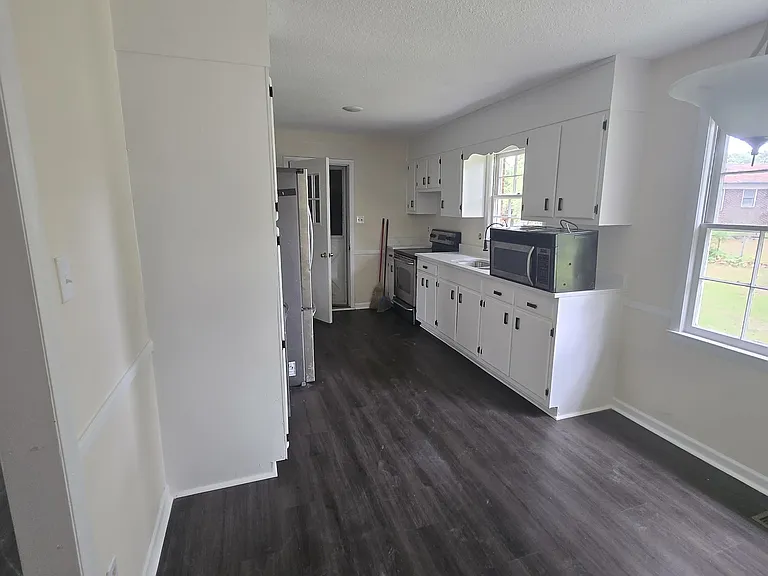 703 Zircon Ct — Photo 17