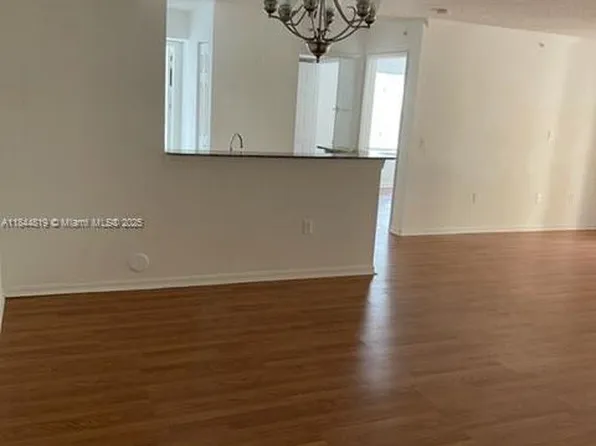 2494 Centergate Dr APT 102, Hollywood, FL 33025