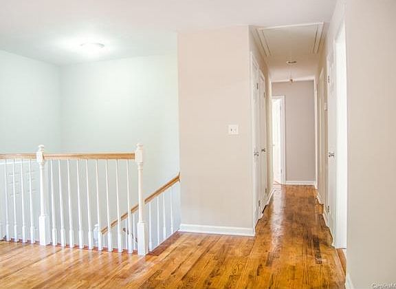 5th image of 142 Weaver Hill Dr