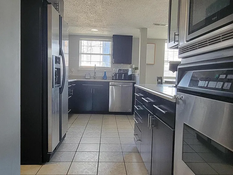 3506 Chatham Dr — Photo 4