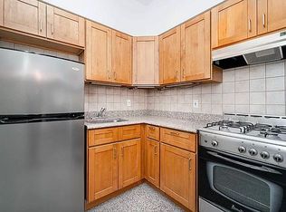 30-01 Newtown Ave #2W, Astoria, NY 11102