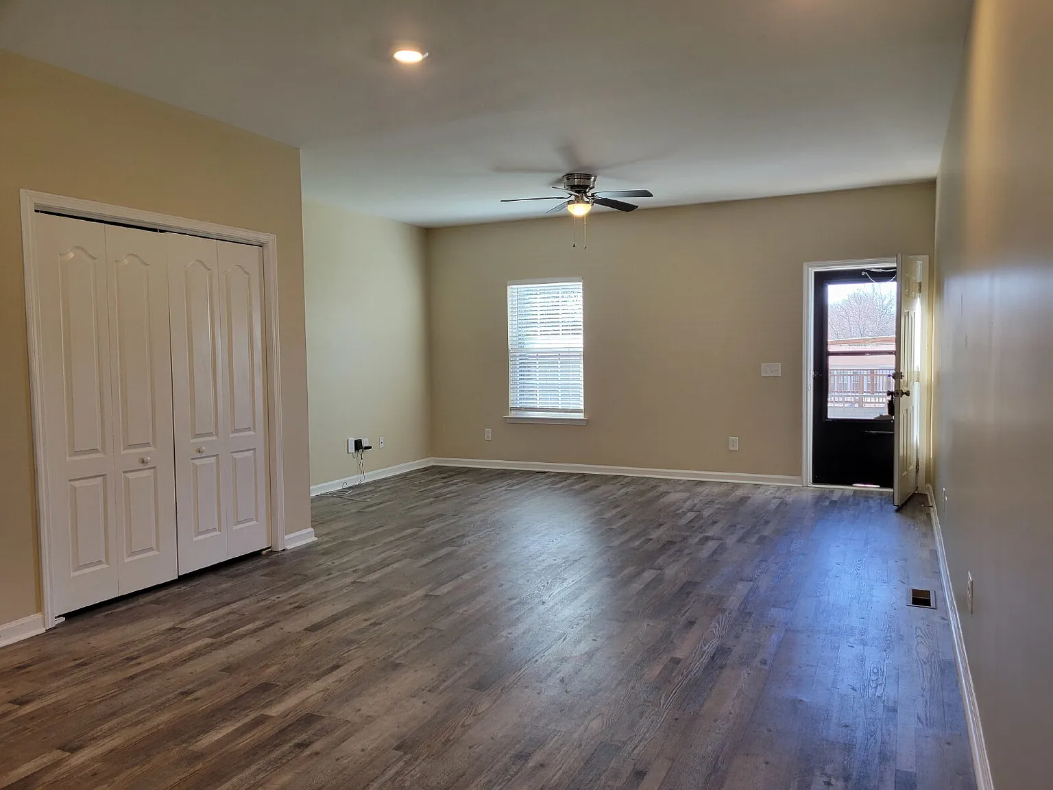 2 bed, 2.0 bath, 994 sqft, $1,475 — Photo 2