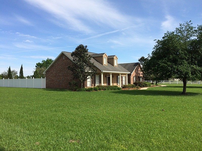 1st image of 2209 Acorn Dr