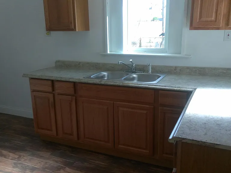 1819 Baltimore St — Photo 2