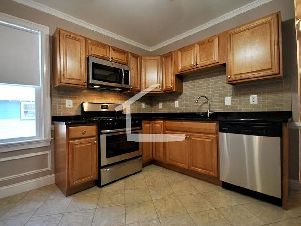 48 Turner St #1