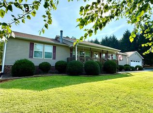 7658 Salem Chapel Rd, Walnut Cove, NC 27052