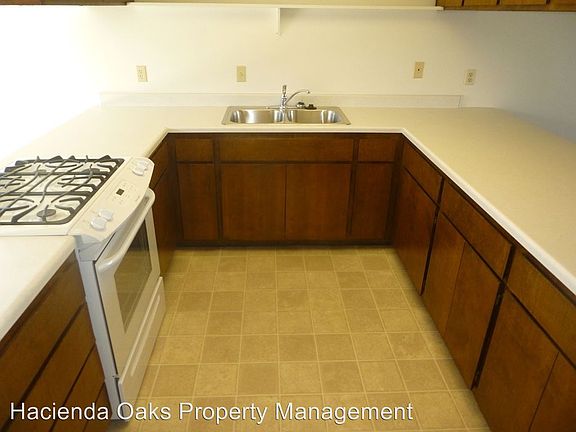 4th image of 615 Union Ave #A