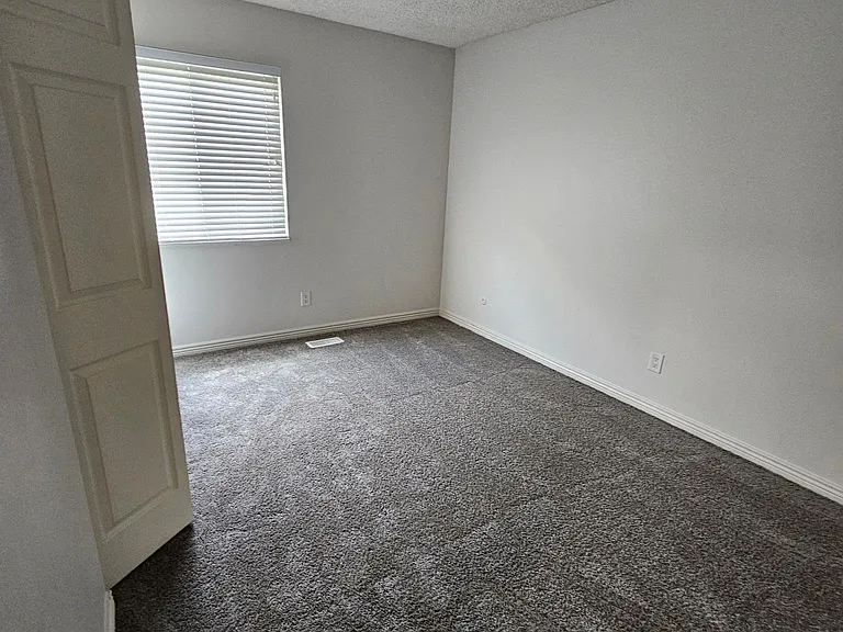 1504 S Salem Cir — Photo 11