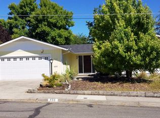 730 NW Amelia Dr, Grants Pass, OR 97526