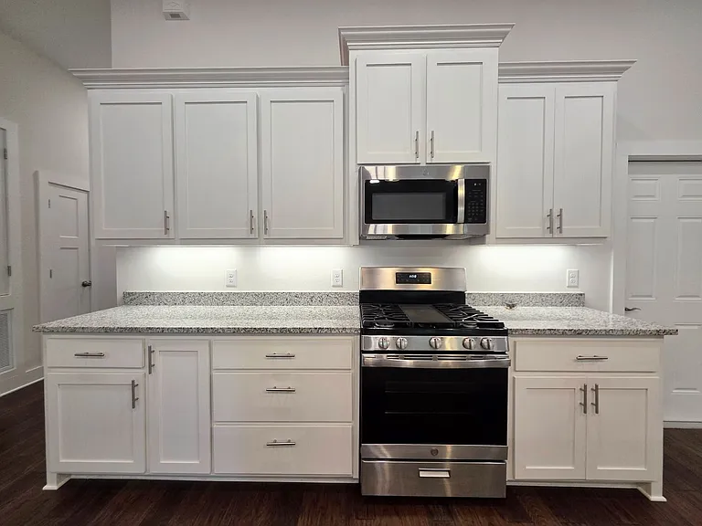 4570 Omaha Dr — Photo 14