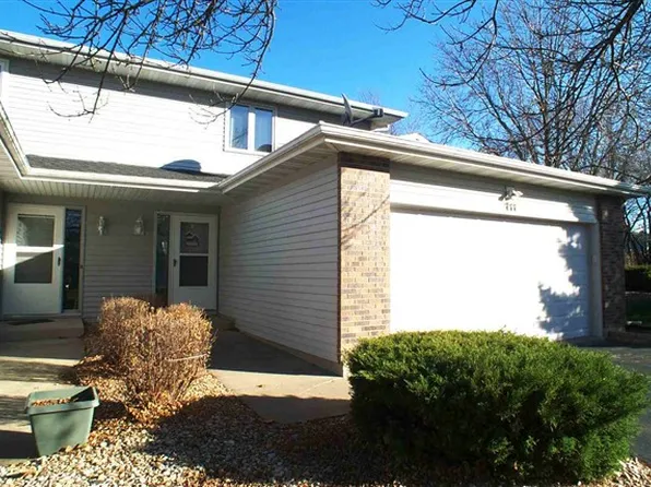 711 Henry St, Waunakee, WI 53597