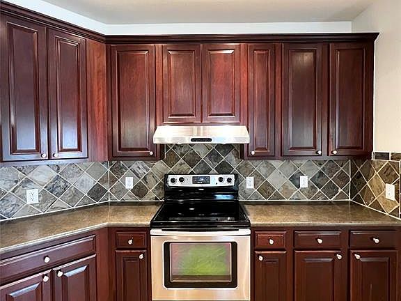 3rd image of 2009 Woodway Dr