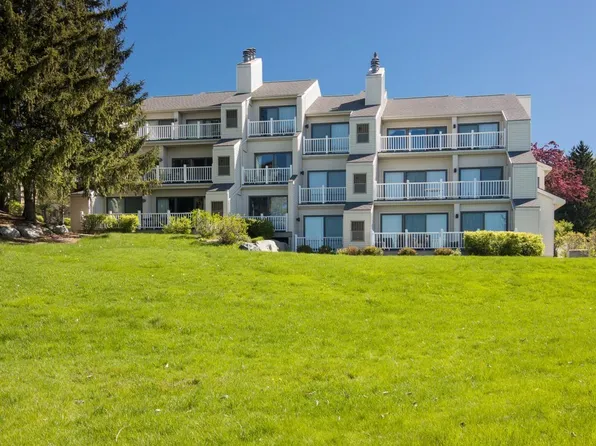 5178 Valleyway Dr, Williamsburg, MI 49690