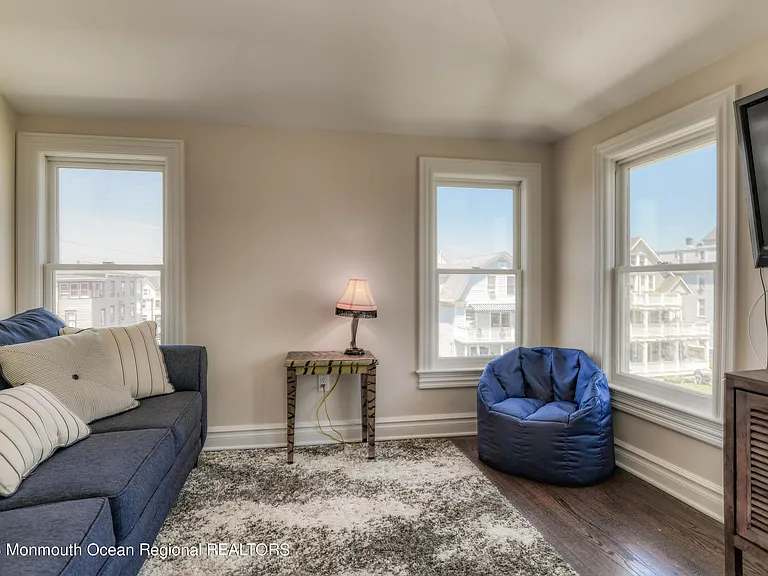 16 Abbott Ave — Photo 39
