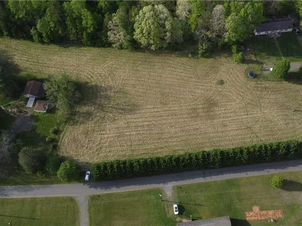 Sidden St, Mount Airy, NC 27030