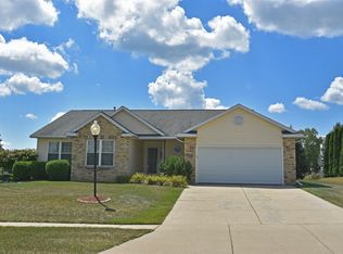 529 Eastern Trl, Mukwonago, WI 53149