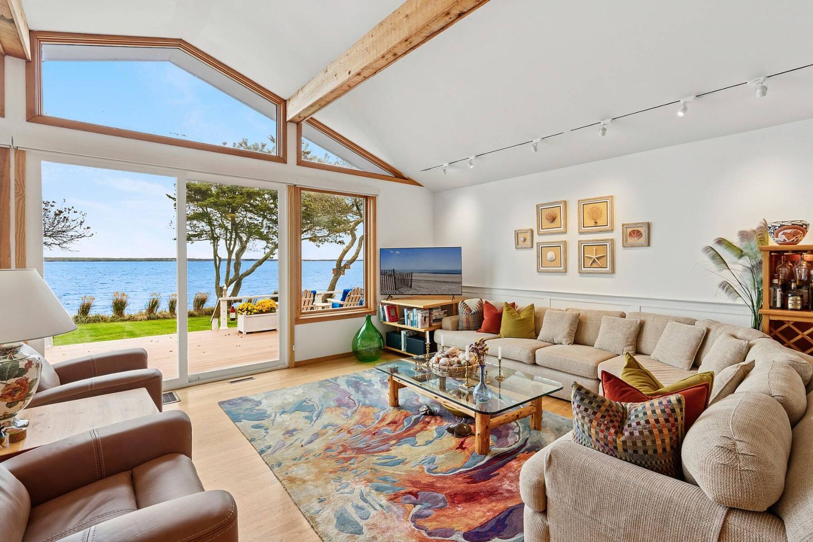  Living Area Looking Across The Bay