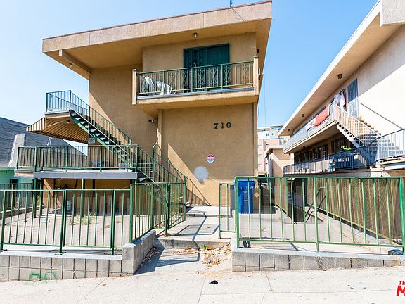 2nd image of 714 W College St