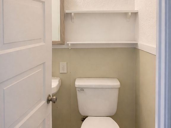 4th image of 847 Summer St NE APT 1