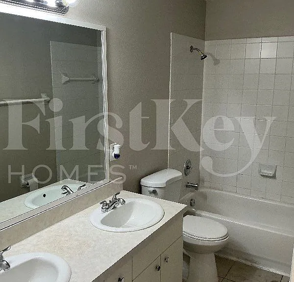 412 10th Ave E — Photo 10