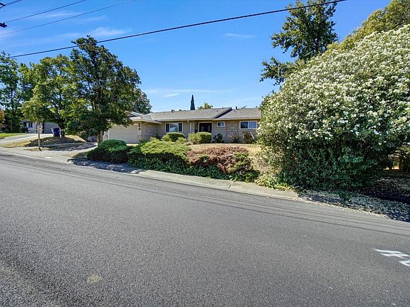 3rd image of 7966 Sunset Ave