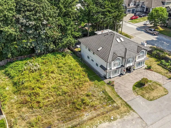 6222 133rd St, Surrey, BC V3X 1M2