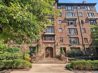 20 Continental Ave APT 2M, Queens, NY 11375
