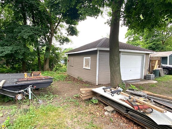 3rd image of 169 Battle Creek Ave