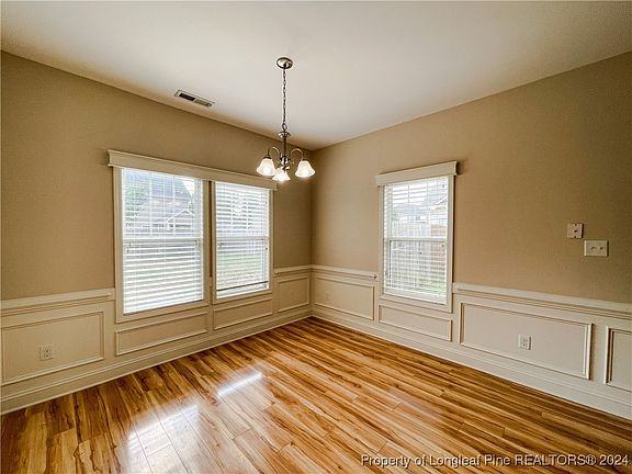 5th image of 254 Boswell St