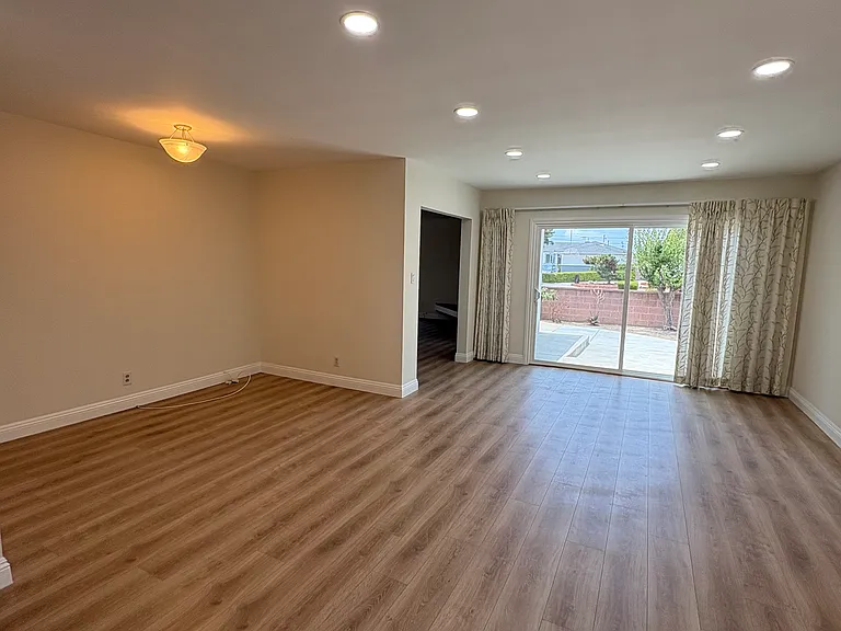 18315 S Harvard Blvd — Photo 5