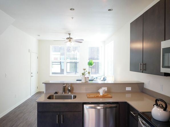 7210 N Burlington Ave APT 109