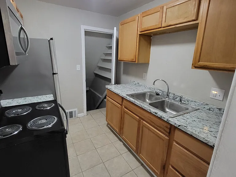 5527 Wabash Ave — Photo 7