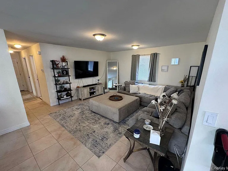 518 E Penn St #GROUND — Photo 4