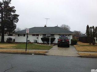 2 Garden St, Hicksville, NY 11801