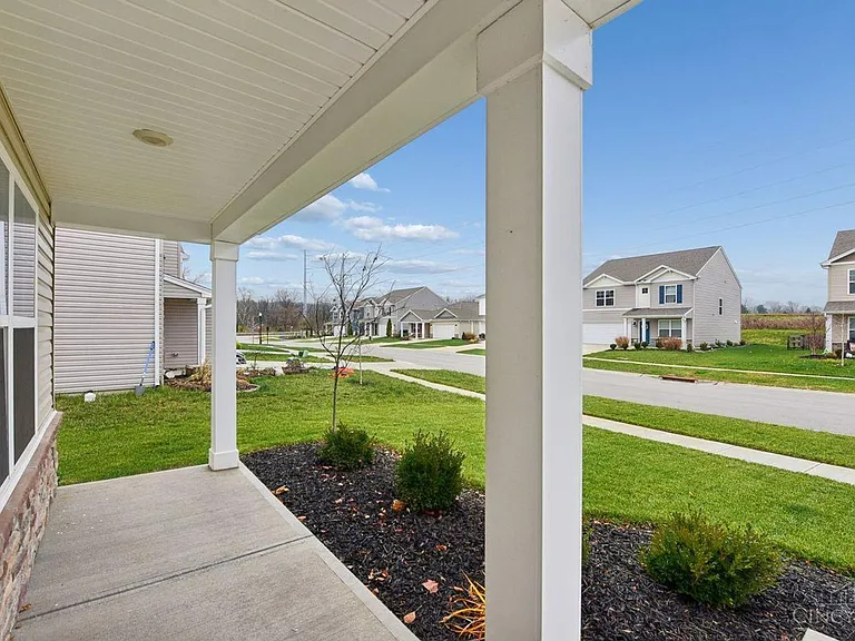 5001 Lakeview Dr — Photo 4