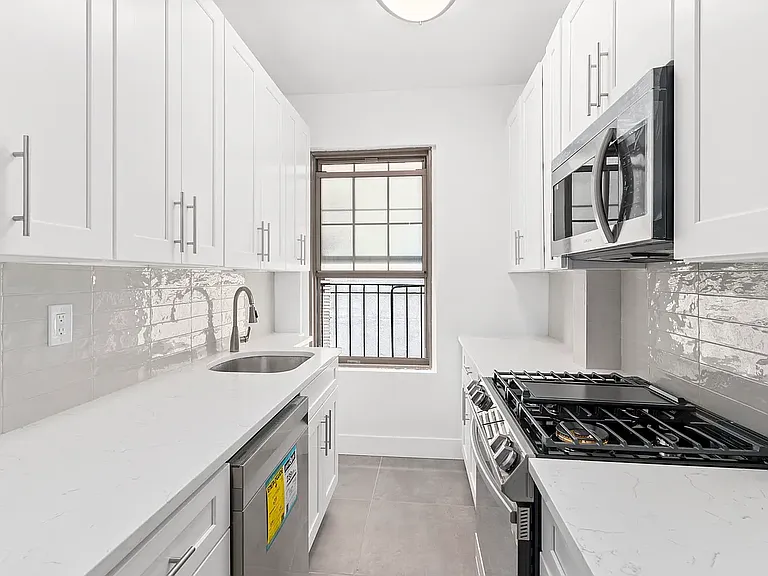 1100 Grand Concourse #4B — Photo 15