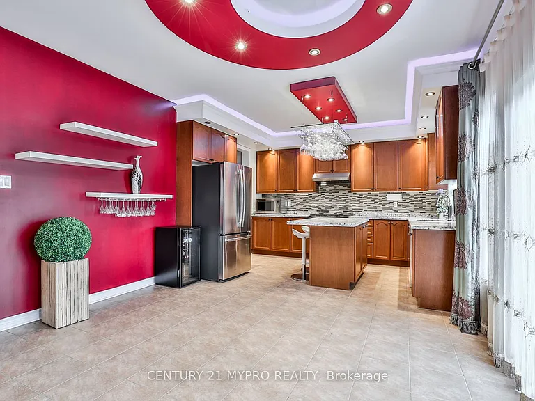 431 Woodspring Ave E — Photo 15