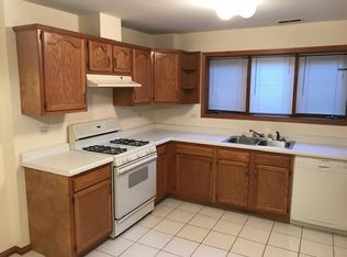 5614 W Higgins Ave #2E, Chicago, IL 60630