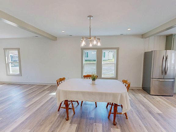 5th image of 474 Providence Rd