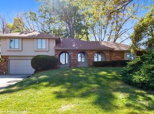 3604 Ashworth Rd, West Des Moines, IA 50265
