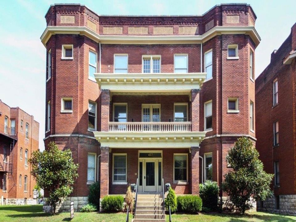 1st image of 417 Kensington Ct APT 2