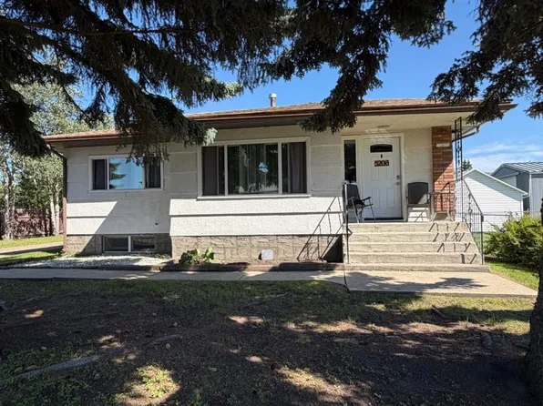 5206 S 61st Ave, Ponoka, AB T4J 1E8