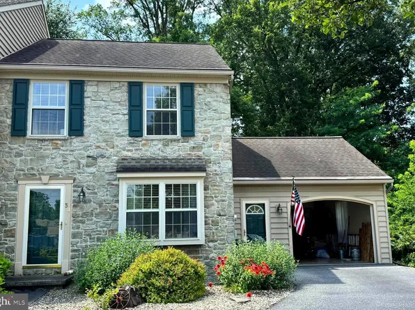 34 King Ct, Elizabethtown, PA 17022