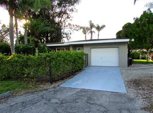 2318 41st St E, Bradenton, FL 34208