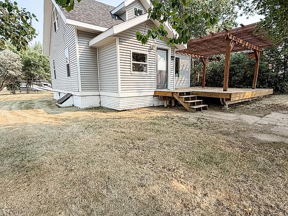 3rd image of 410 Main St