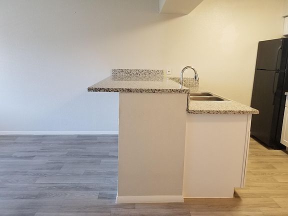 4th image of 3001 N 36th St