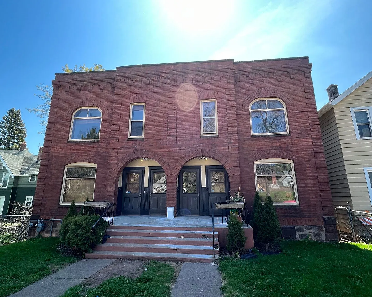 322-324 E 5th St — Photo 1