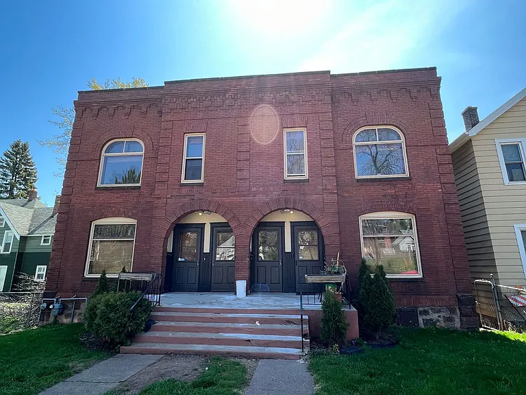 322-324 E 5th St — Photo 1