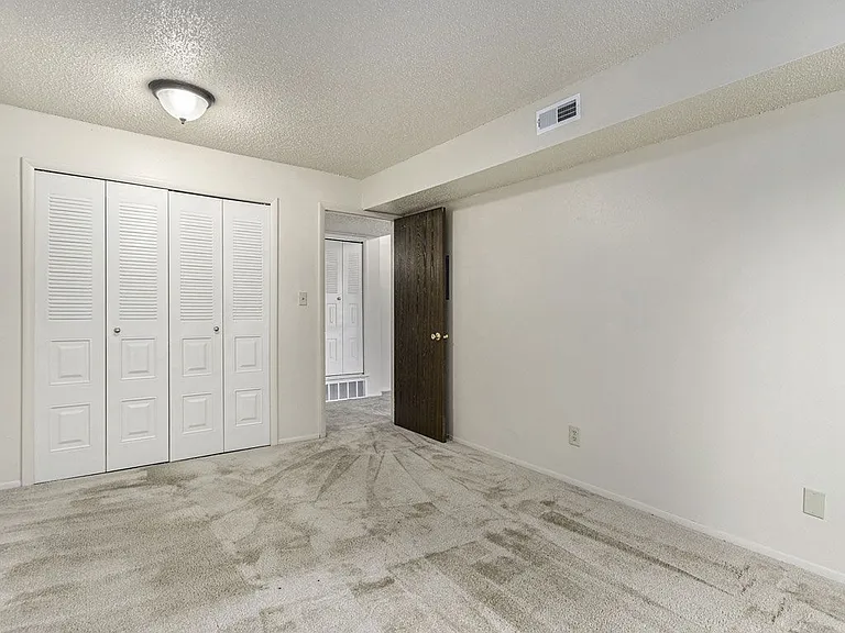 West Wind Apartments — Photo 85